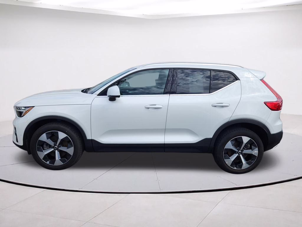 Certified 2023 Volvo XC40 B5 Plus Bright Theme