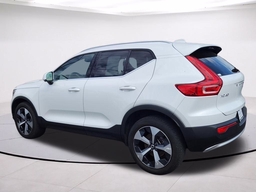 Certified 2023 Volvo XC40 B5 Plus Bright Theme