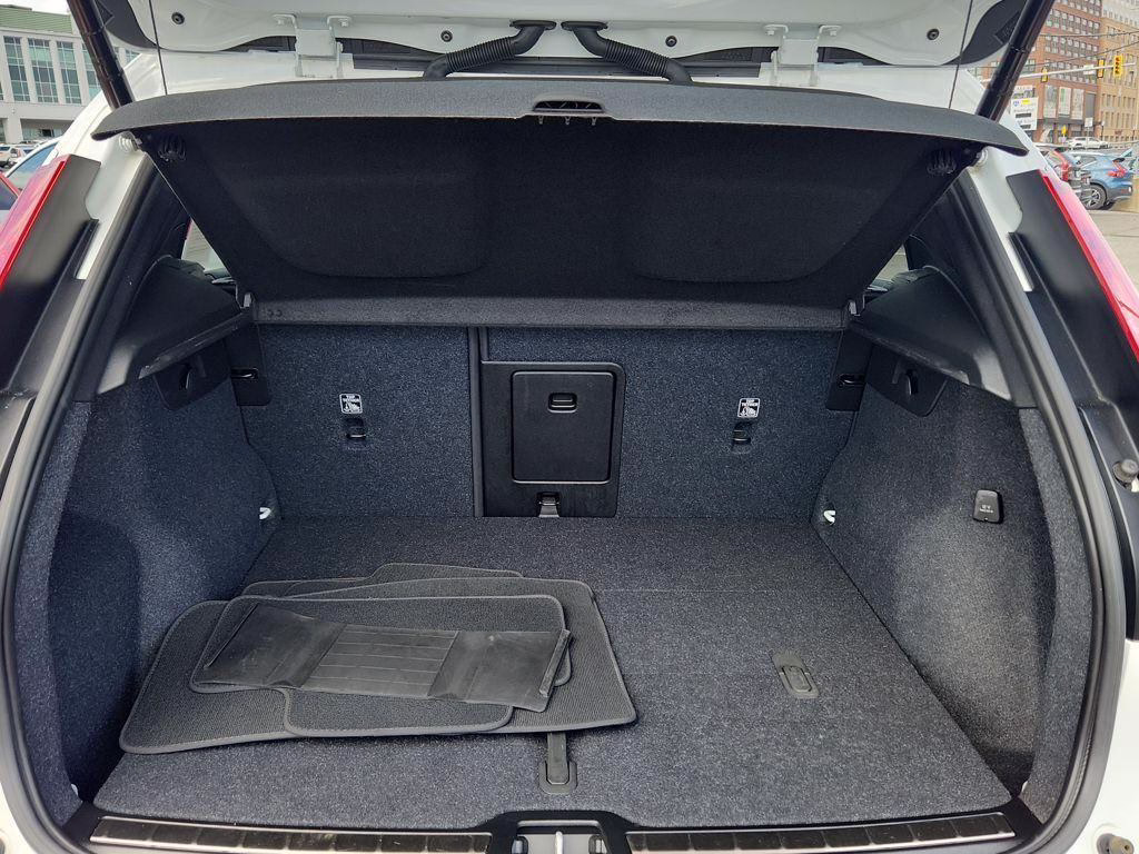 Certified 2023 Volvo XC40 B5 Plus Bright Theme
