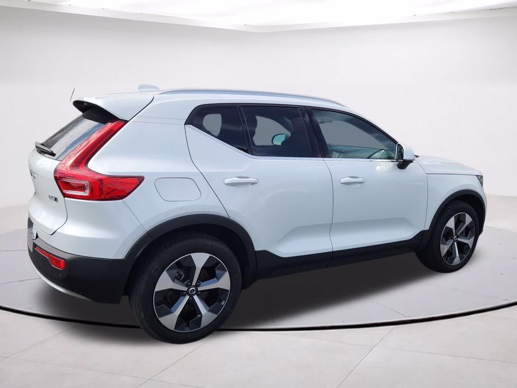 Certified 2023 Volvo XC40 B5 Plus Bright Theme