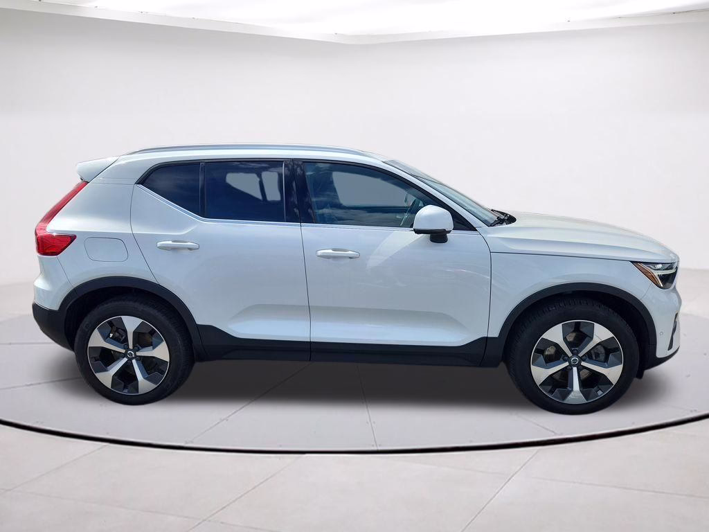 Certified 2023 Volvo XC40 B5 Plus Bright Theme