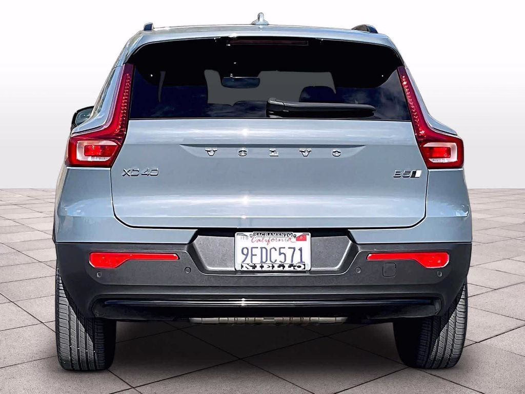 Certified 2023 Volvo XC40 B5 Plus Dark Theme