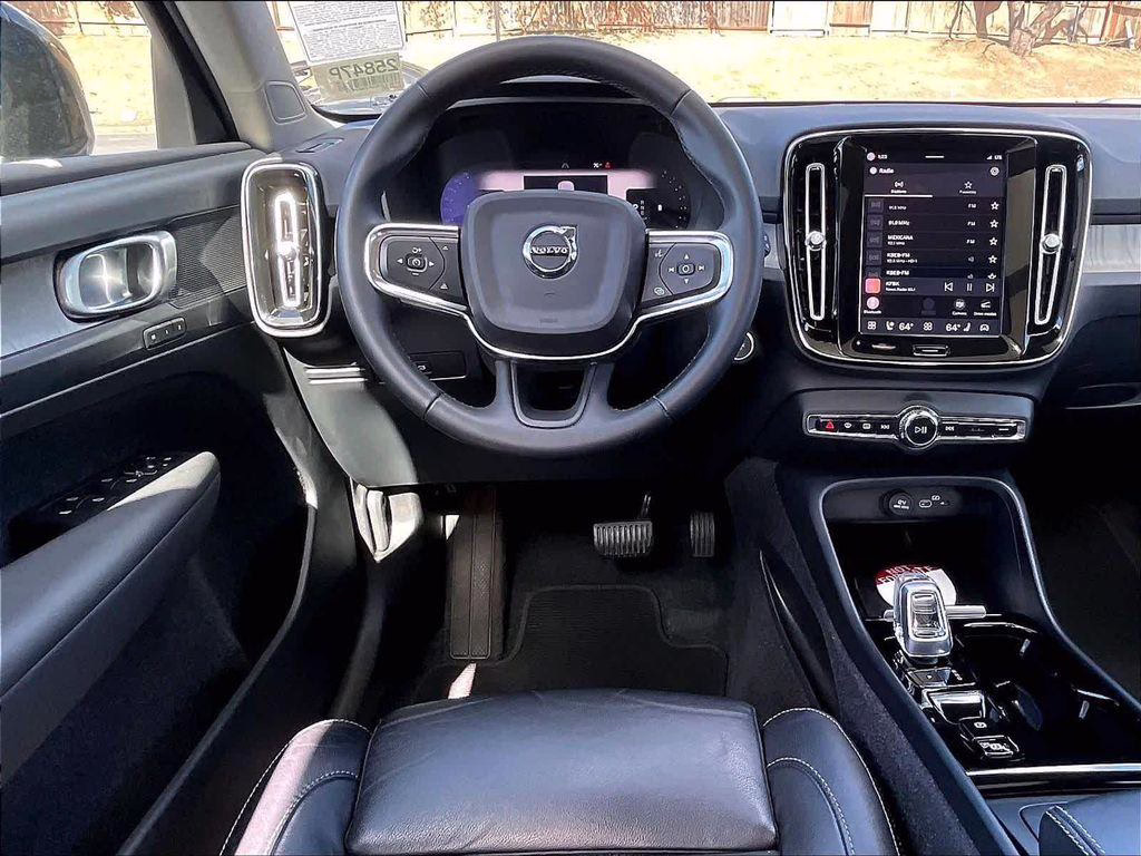 Certified 2023 Volvo XC40 B5 Plus Dark Theme