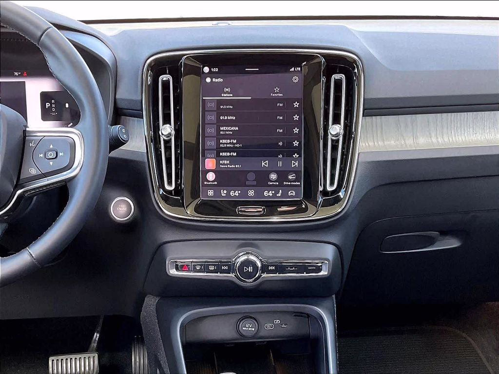 Certified 2023 Volvo XC40 B5 Plus Dark Theme