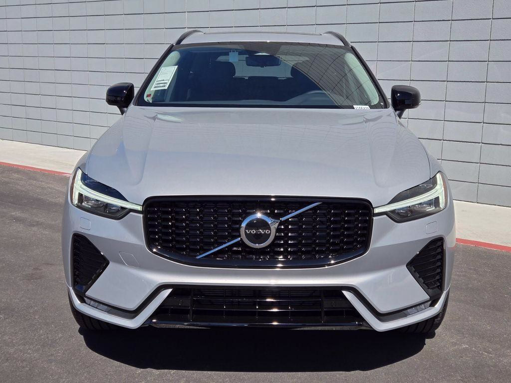 New 2025 Volvo XC60 B5 Core