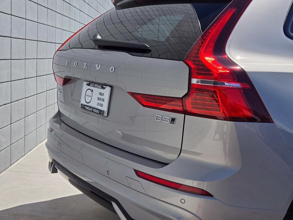 New 2025 Volvo XC60 B5 Core