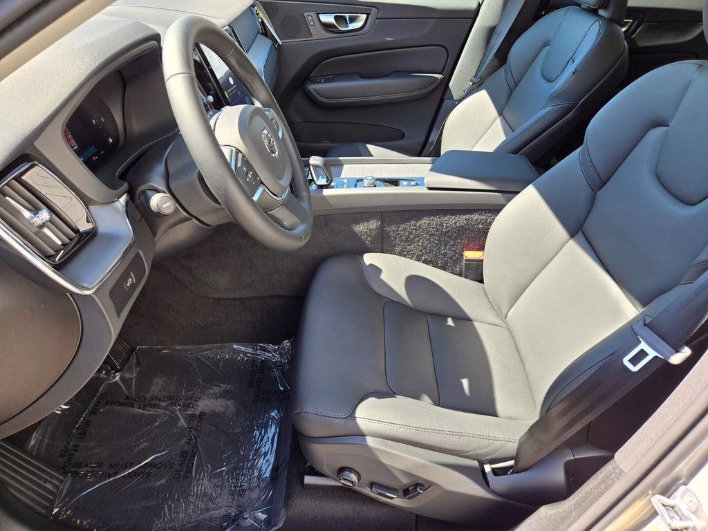 New 2025 Volvo XC60 B5 Core