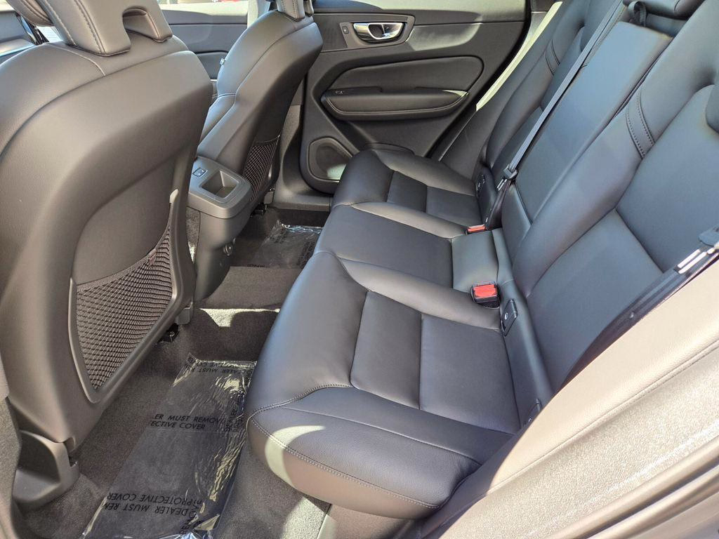 New 2025 Volvo XC60 B5 Core