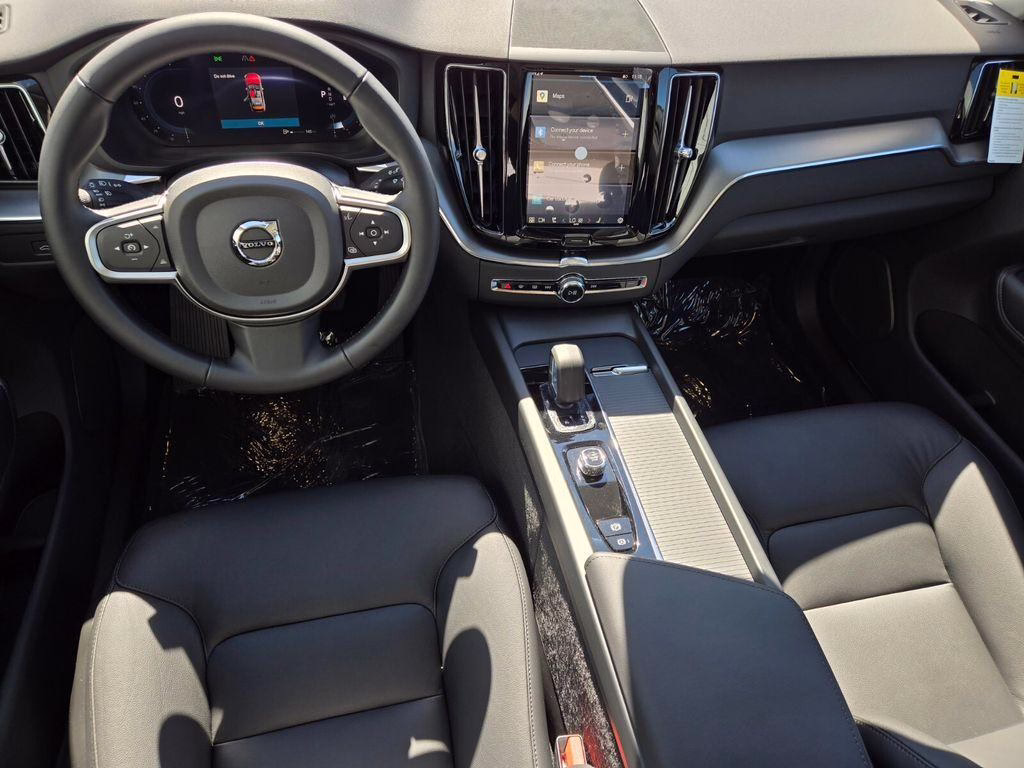 New 2025 Volvo XC60 B5 Core