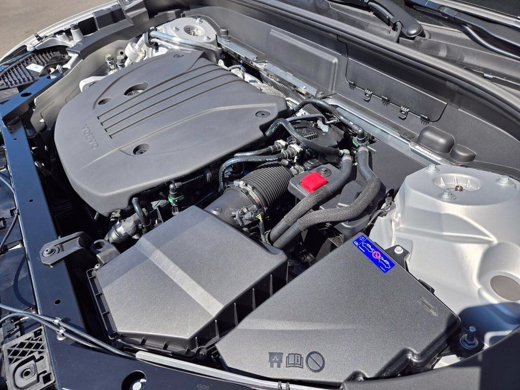 New 2025 Volvo XC60 B5 Core