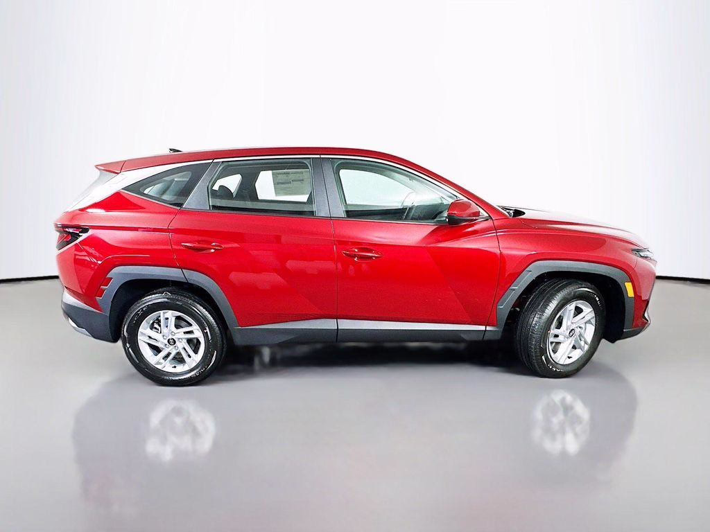 New 2025 Hyundai TUCSON SE