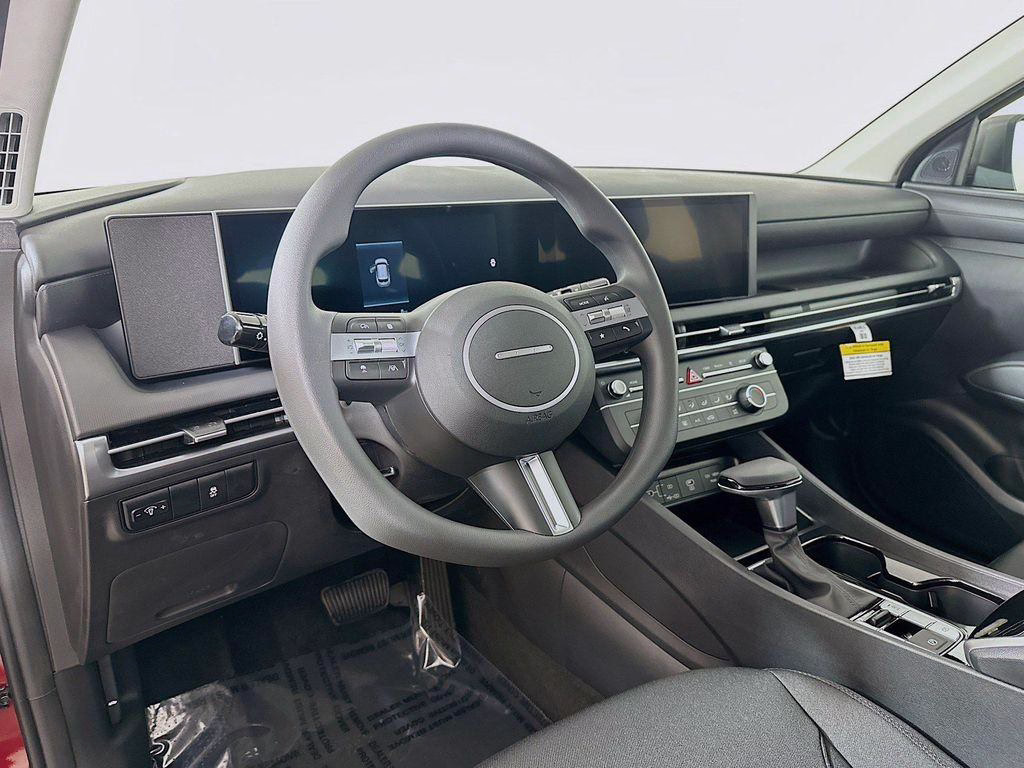 New 2025 Hyundai TUCSON SE
