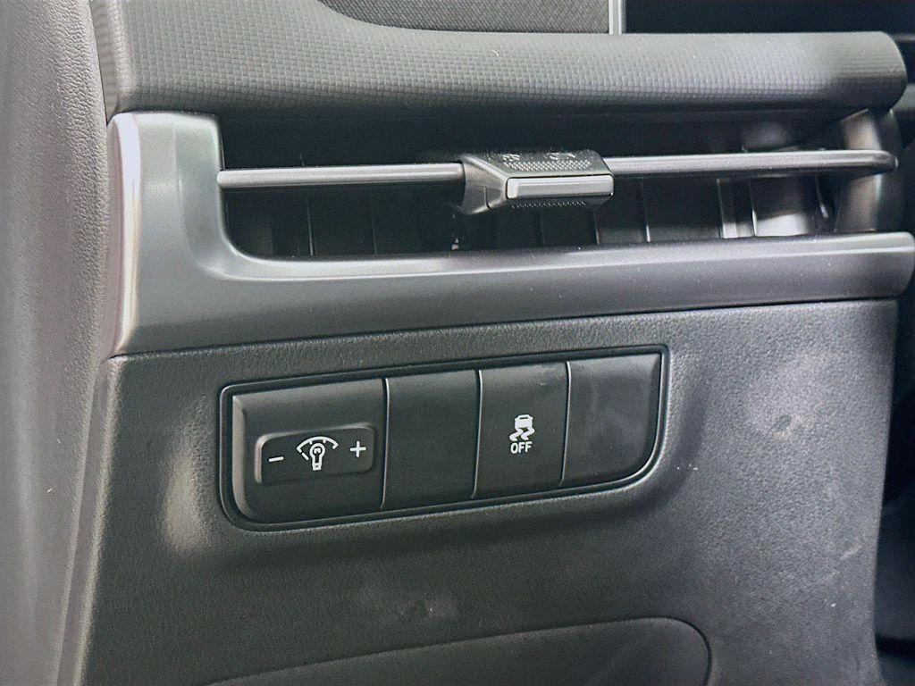 New 2025 Hyundai TUCSON SE
