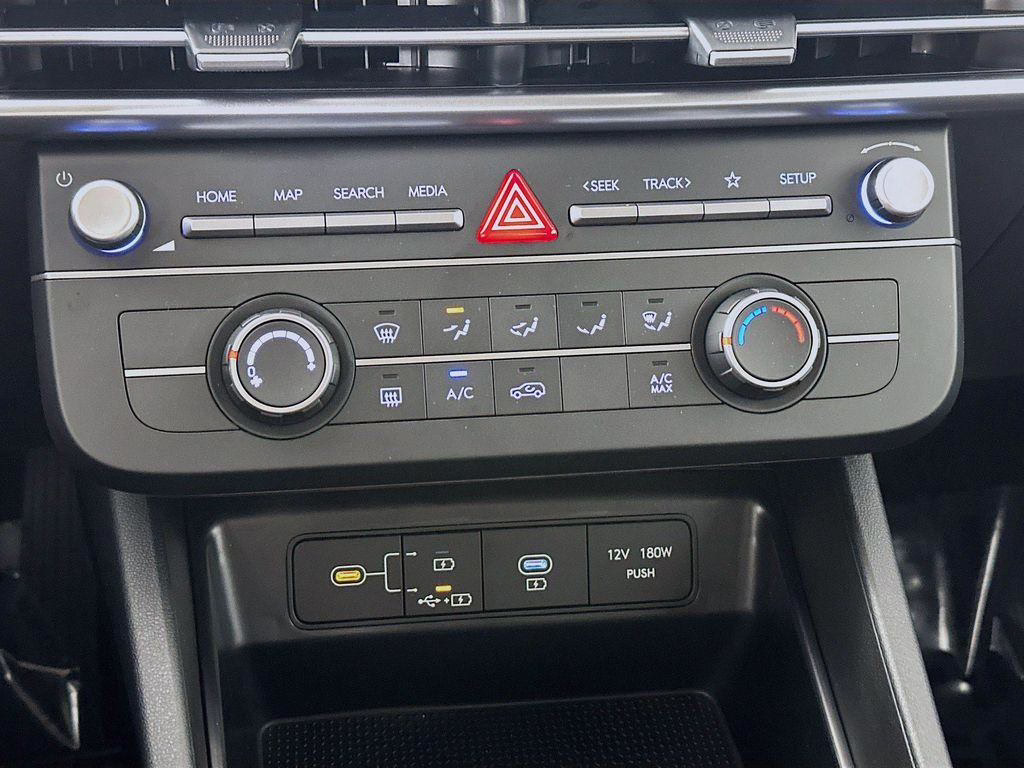 New 2025 Hyundai TUCSON SE