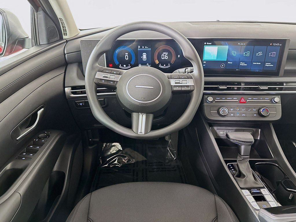 New 2025 Hyundai TUCSON SE