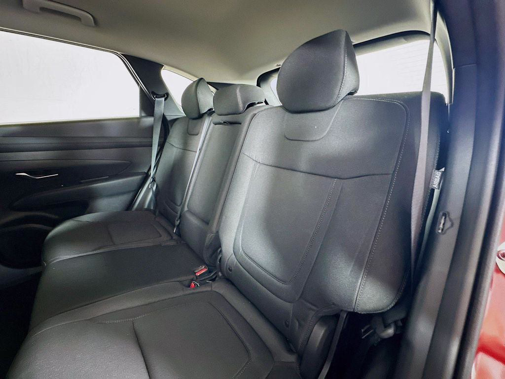 New 2025 Hyundai TUCSON SE