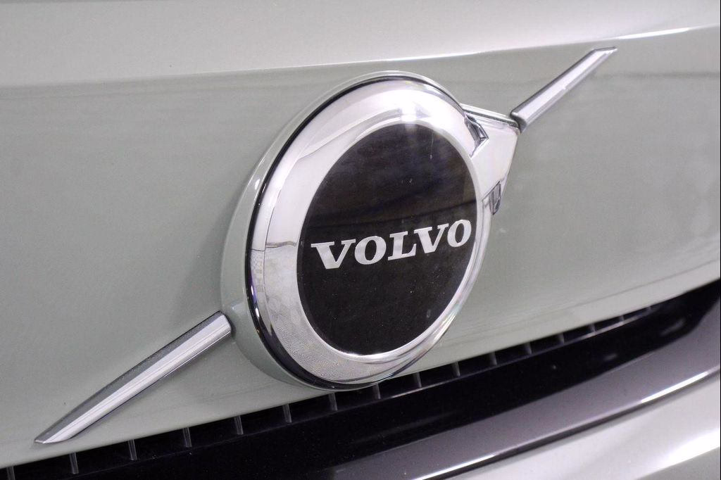 Certified 2023 Volvo XC40 Recharge Pure Electric Twin Core