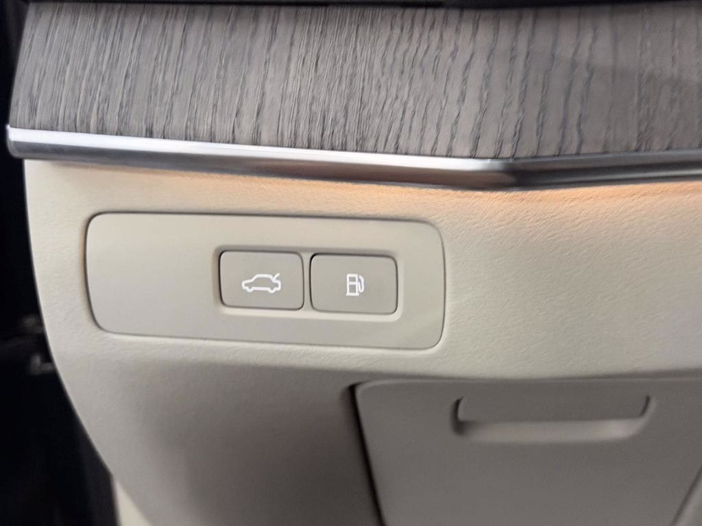 Certified 2023 Volvo XC90 Recharge Plug-In Hybrid T8 Ultimate 6-Seater