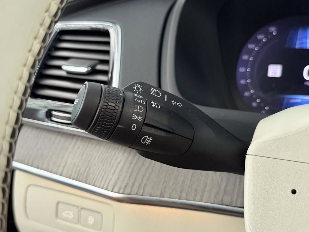 Certified 2023 Volvo XC90 Recharge Plug-In Hybrid T8 Ultimate 6-Seater