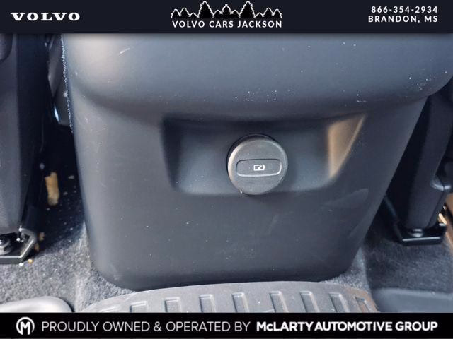 New 2026 Volvo XC90 Plus, B6 AWD Gas (mild hybrid), Gasoline, Bright, 7 Seats