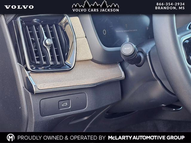 New 2026 Volvo XC90 Plus, B6 AWD Gas (mild hybrid), Gasoline, Bright, 7 Seats