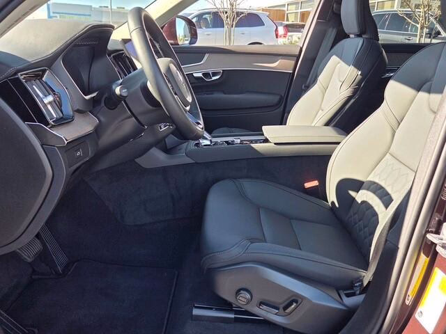 New 2026 Volvo XC90 B5 Core