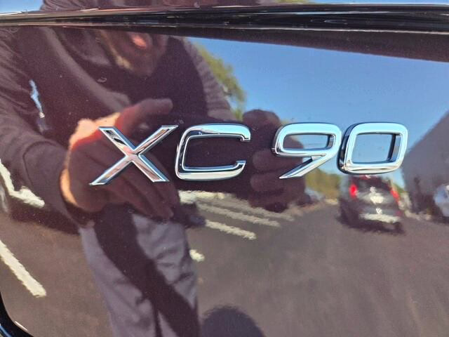 New 2026 Volvo XC90 B5 Core