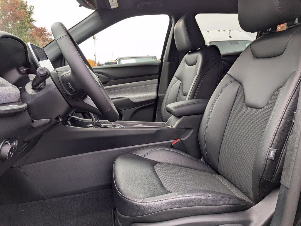 New 2026 Jeep Compass Latitude