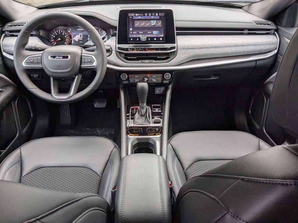 New 2026 Jeep Compass Latitude