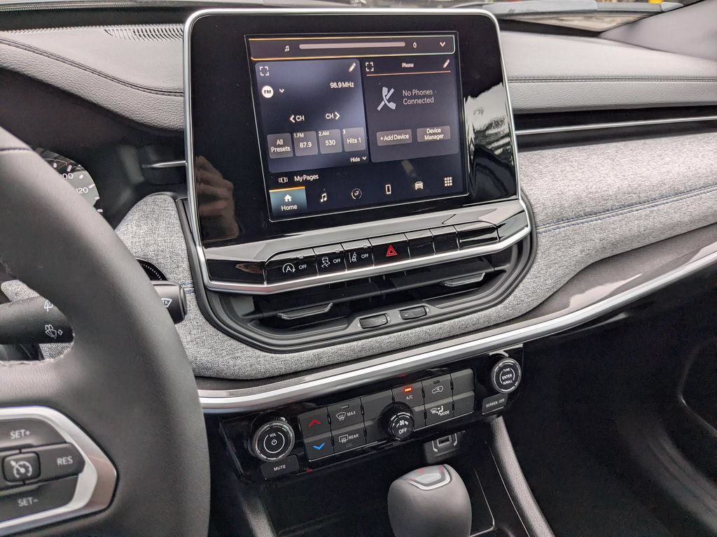 New 2026 Jeep Compass Latitude