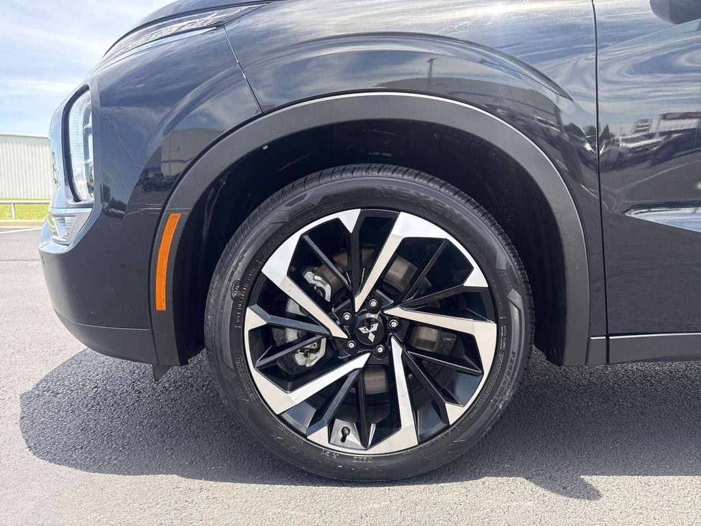 Certified 2024 Mitsubishi Outlander SE