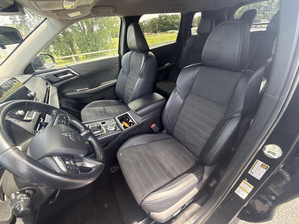 Certified 2024 Mitsubishi Outlander SE