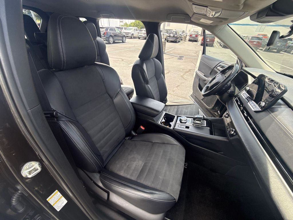 Certified 2024 Mitsubishi Outlander SE